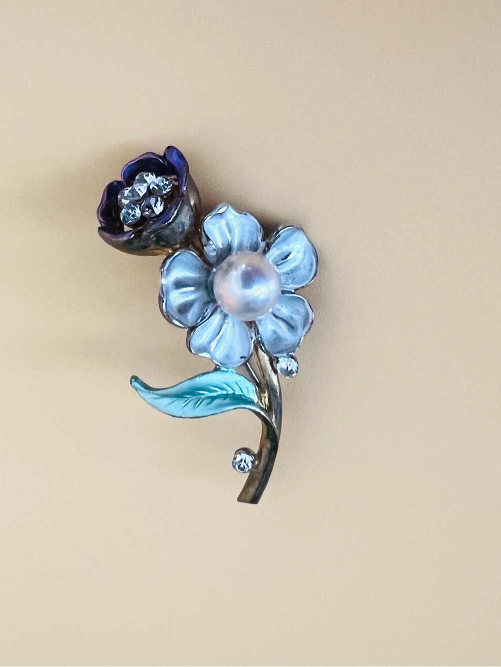 Vintage Elegant Pearl Flower Brooch